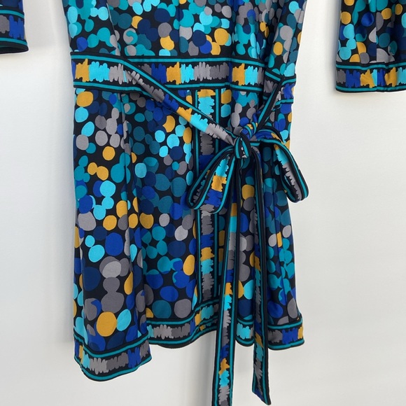 BCBG MAXAZRIA Retro Style Dress - Picture 5 of 14